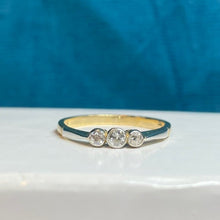 18ct Yellow Gold Diamond Ring