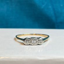 18ct Yellow Gold Diamond Ring