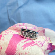 18ct White Gold Diamond Ring