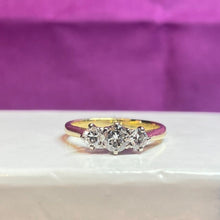 18ct Yellow Gold Diamond Ring