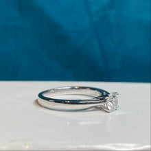 18ct White Gold Diamond Ring
