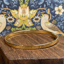 18ct Yellow Gold Bangle