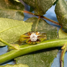18ct Yellow Gold Diamond Ring