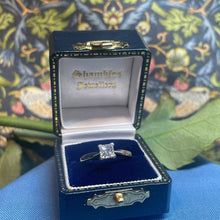 18ct White Gold Diamond Ring