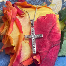 18ct White Gold Diamond Cross Pendant Necklace