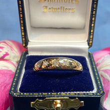 18ct Yellow Gold Star-Set Diamond Band
