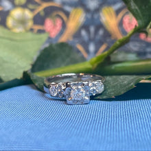 18ct White Gold and Platinum Diamond Ring