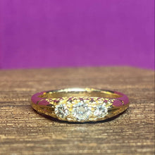 18ct Yellow Gold Diamond Ring