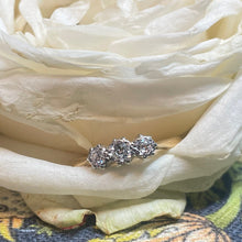18ct Yellow Gold Diamond Ring