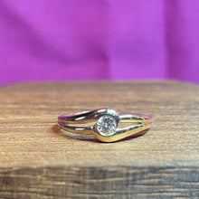 9ct Yellow and White Gold Diamond Ring