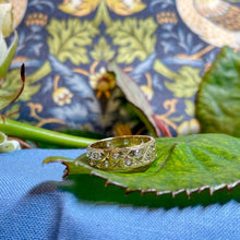9ct Yellow Gold Band with Diamonds