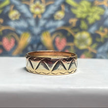 9ct Tricolour Gold Patterned Band