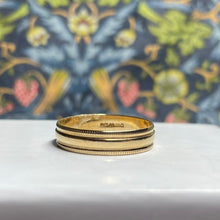 9ct Yellow Gold Patterned Band