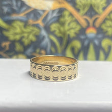 9ct Yellow Gold Patterned Band