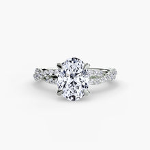 The Twisted Pavé Solitaire