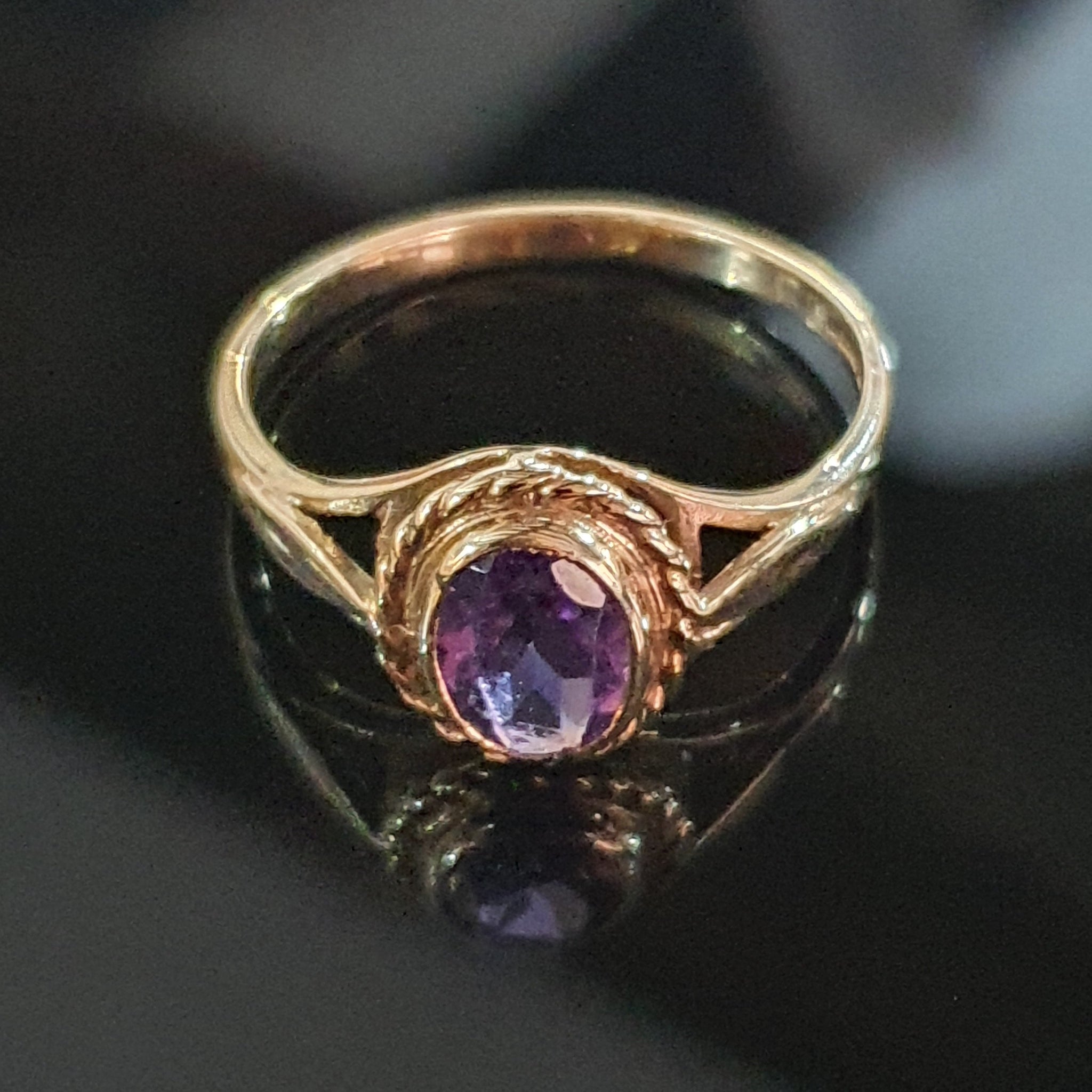 Amethyst 9ct Gold Ring