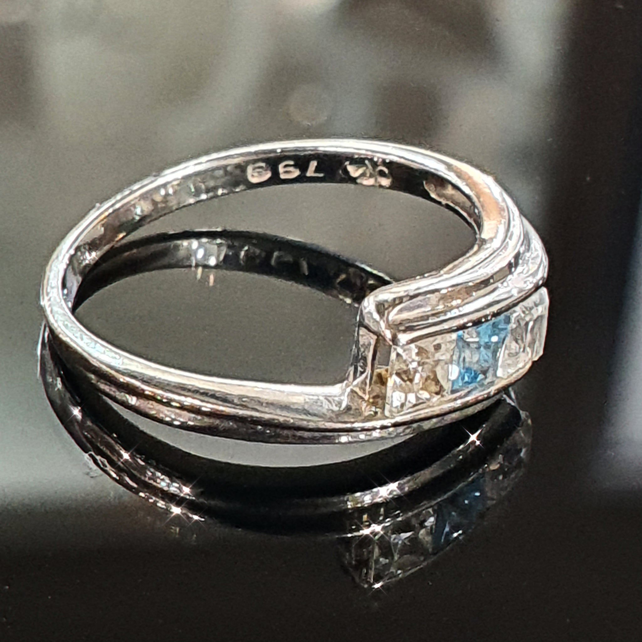 Trilogy cubic zirconia 9ct gold