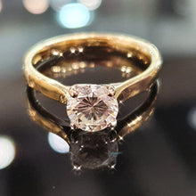 1 carat Diamond Ring set in 18ct Yellow Gold