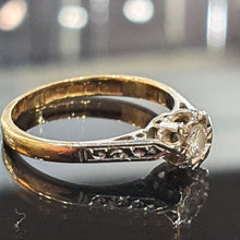 18ct Diamond Platinum Top Ring