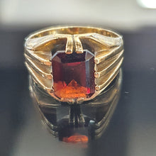 9ct Yellow Gold Garnet Ring