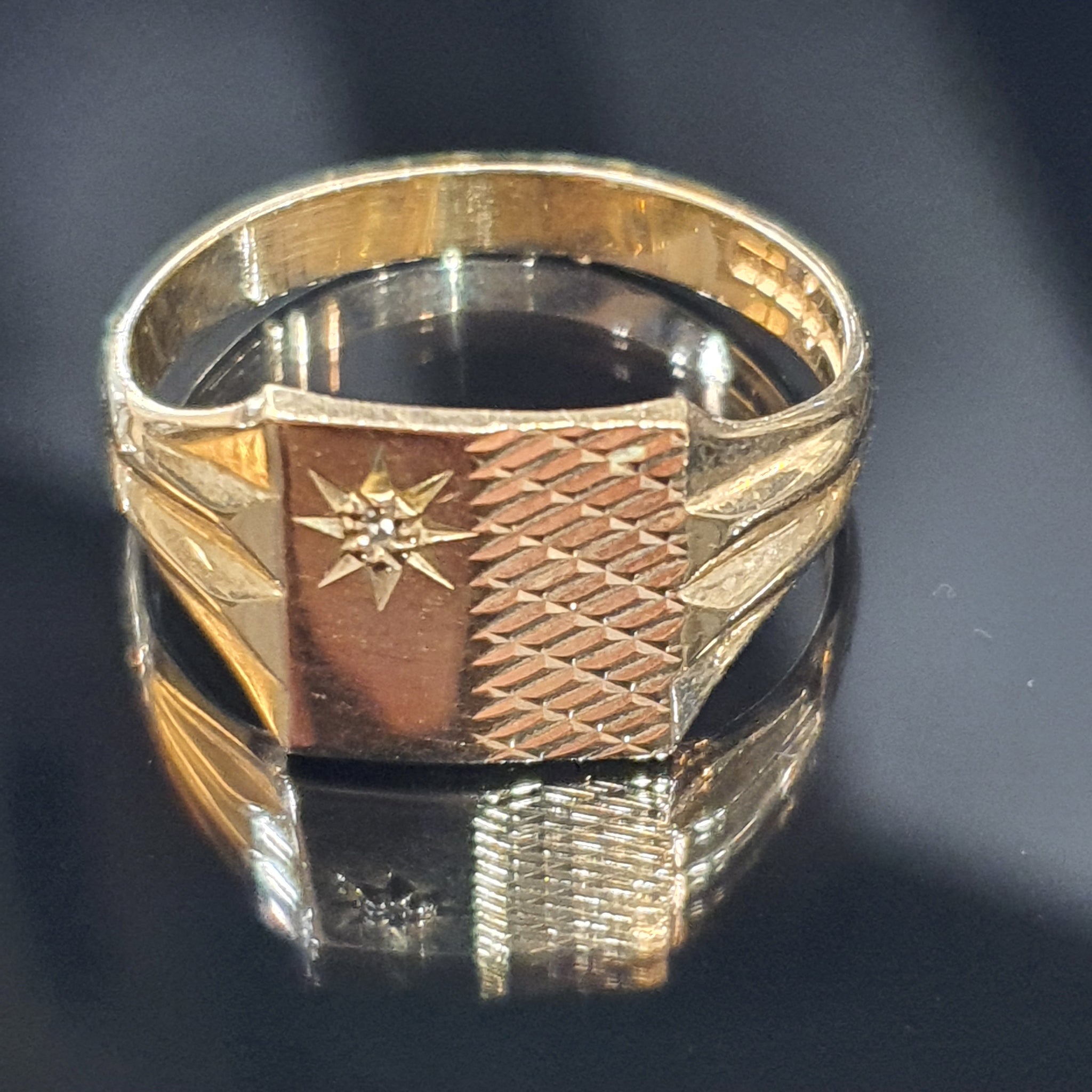 9ct Yellow Gold Signet Ring