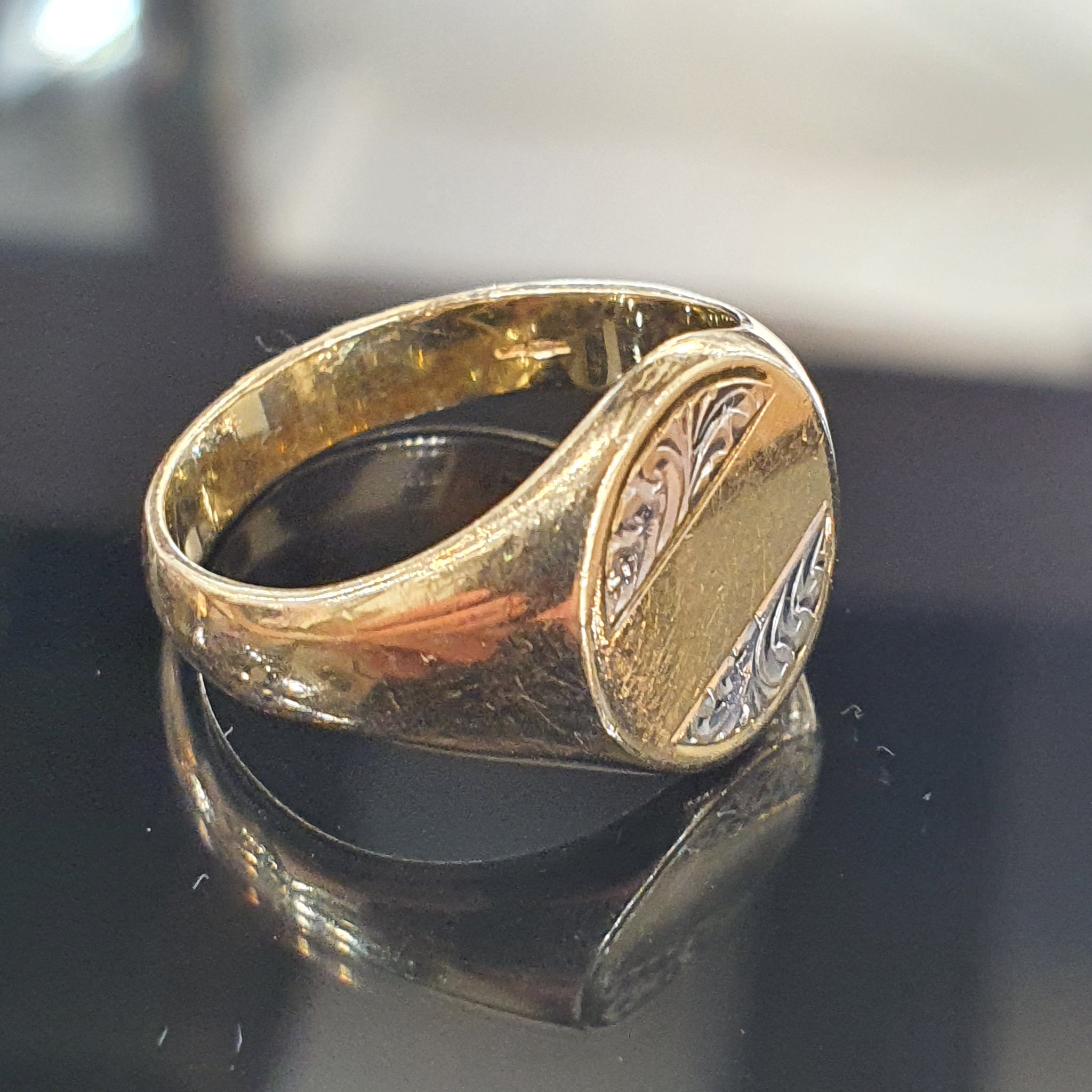 9ct Yellow & White Gold Signet Ring
