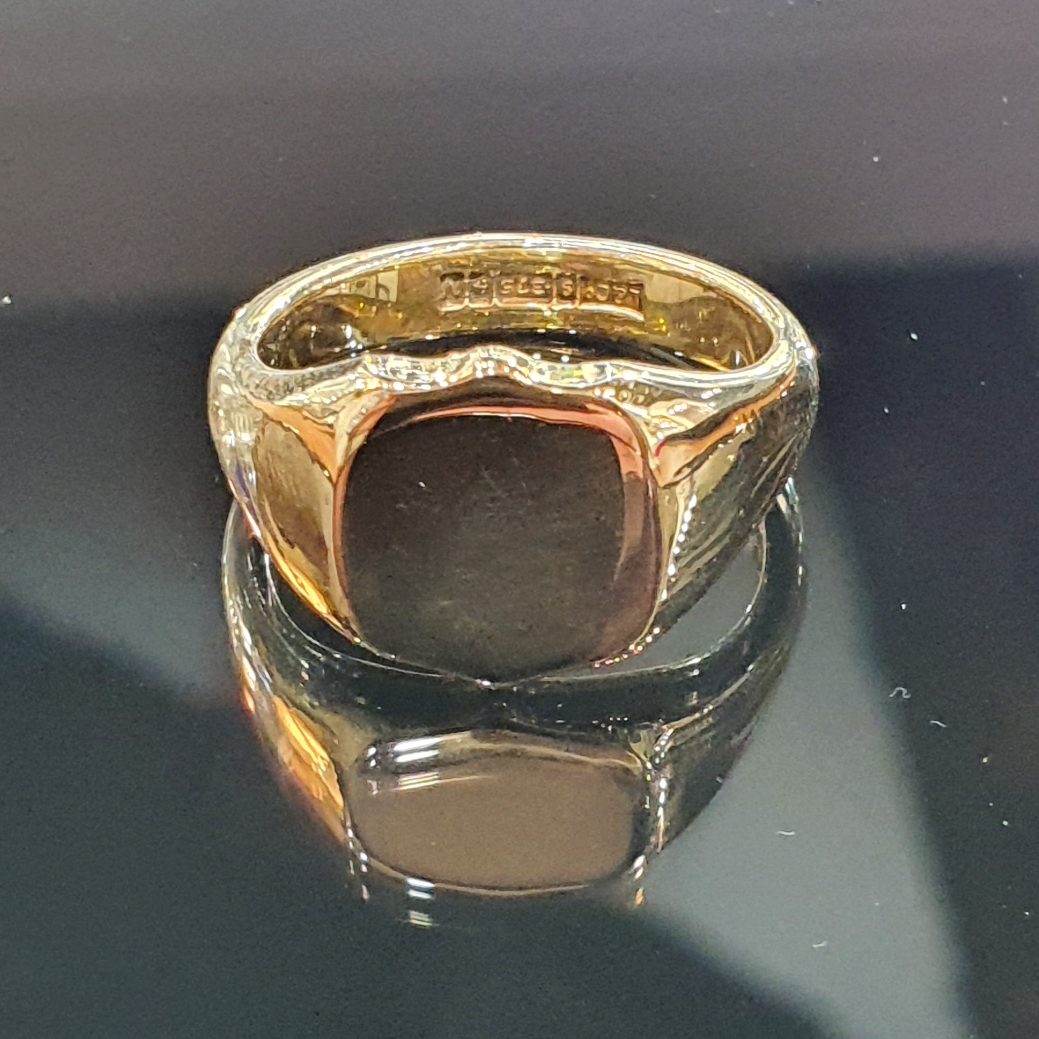 9ct Yellow Gold Signet Ring