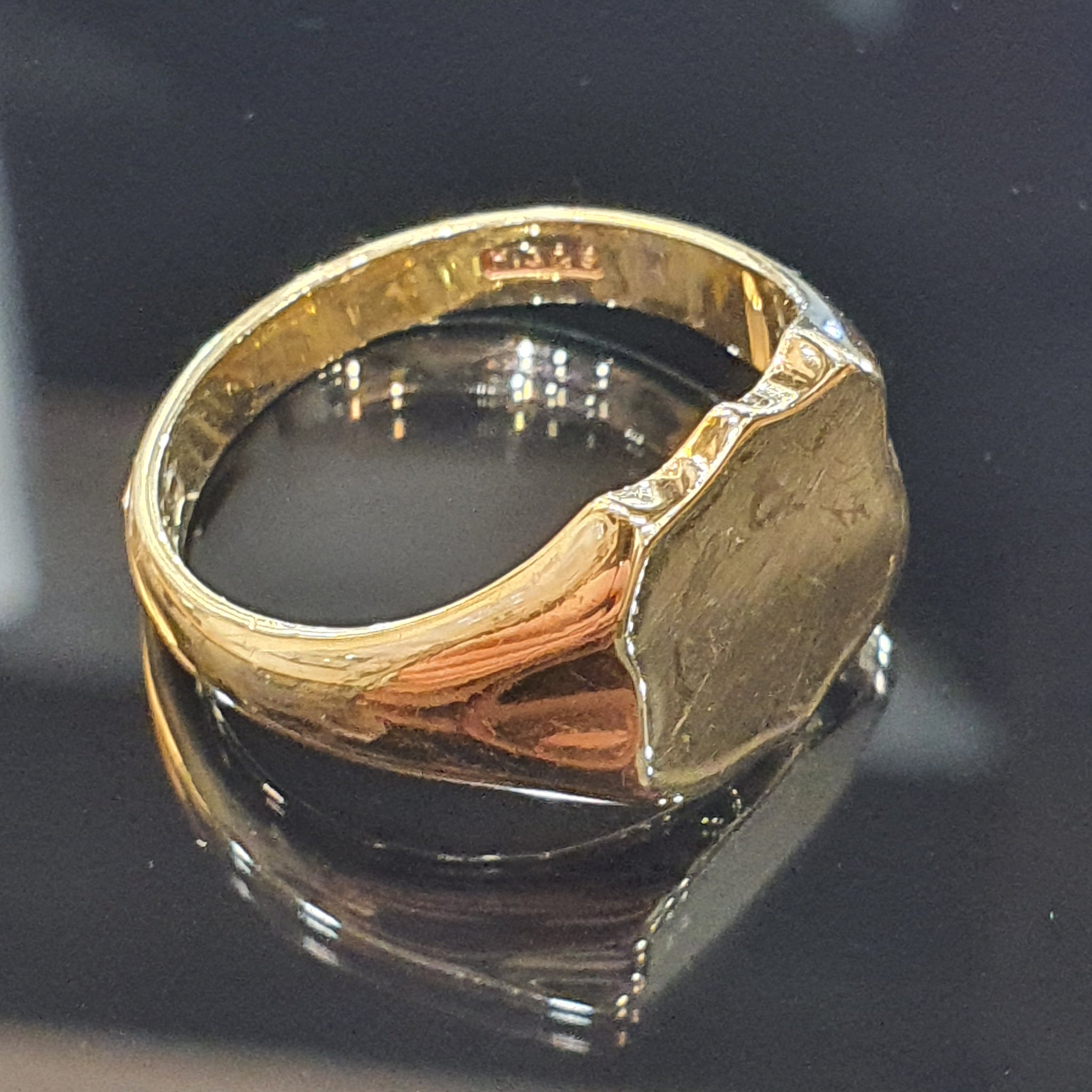 9ct Yellow Gold Signet Ring