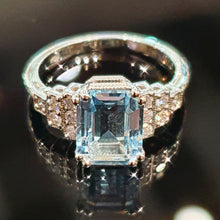 Aquamarine and Diamond Ring set in 18t White Gold