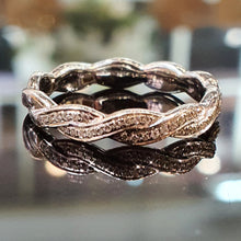 Diamond Twist 18ct White Gold